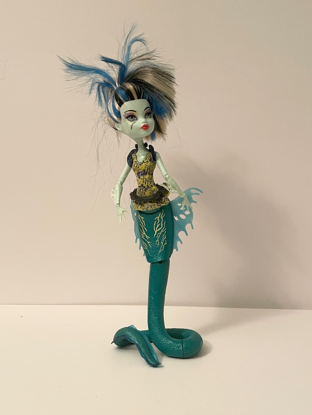Monster High Great Scarrier Reef Frankie Stein Mermaid Doll